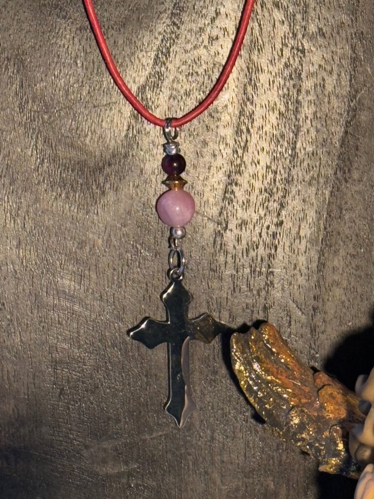 Sardonyx und Tigerauge mit Kreuz