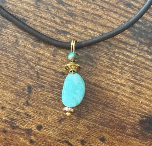 Türkiser Anhänger aus Amazonit